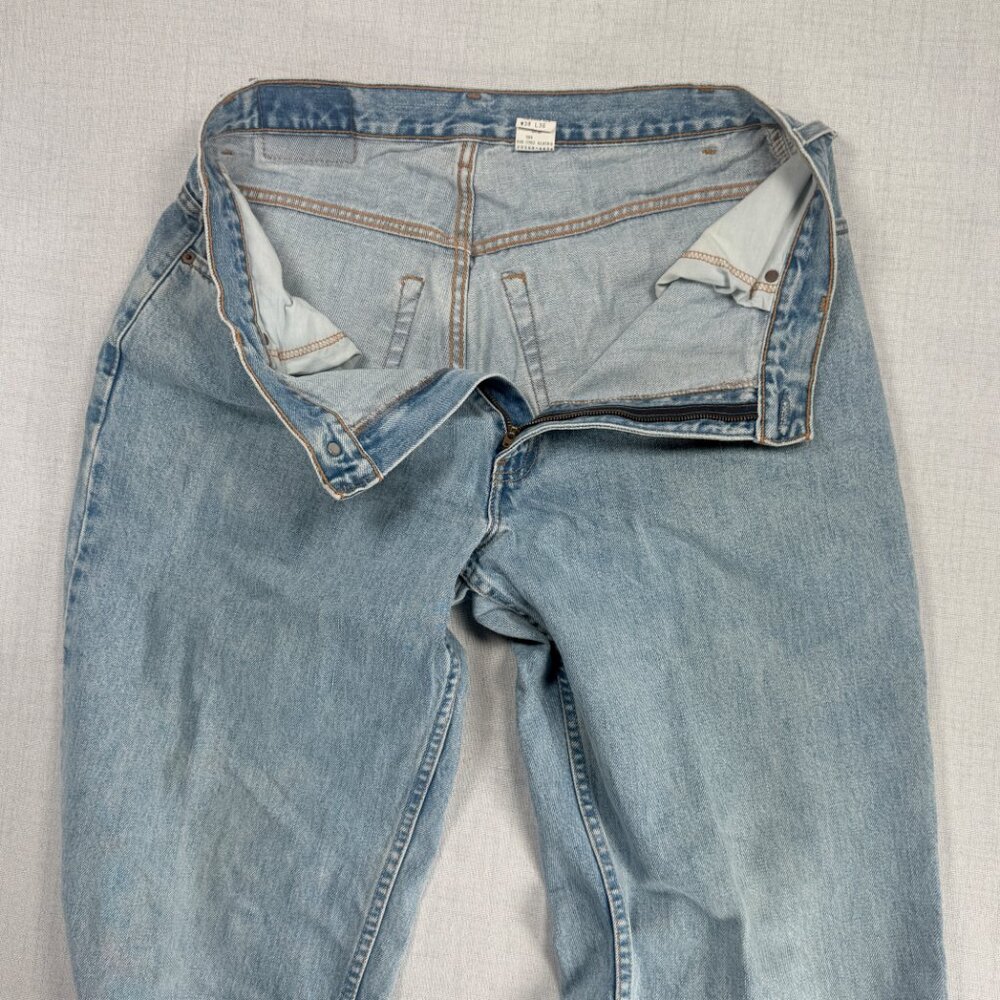 Vintage Levi's 560 Loose Fit Tapered Leg Jeans Light Wash Cotton Denim W38xL36 - Picture 3 of 11